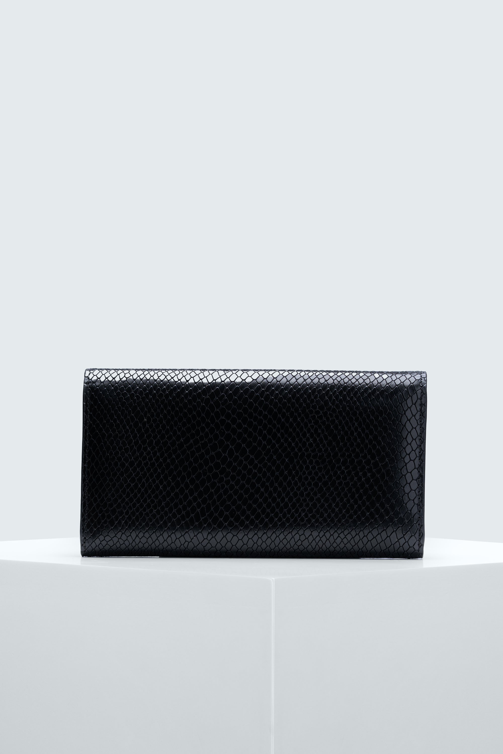 Akita Snap Wallet 8cc