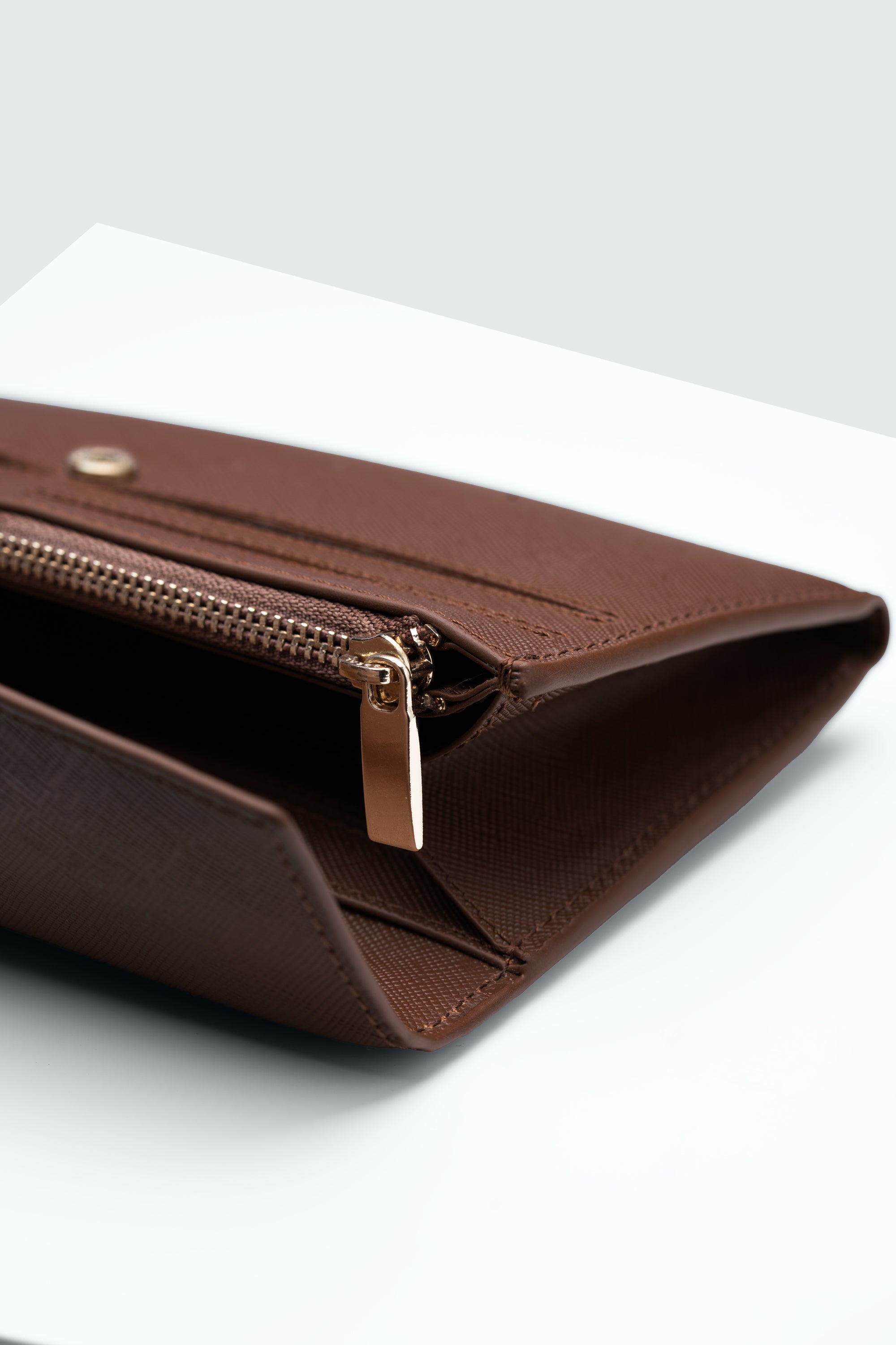 Akita Snap Wallet 8cc