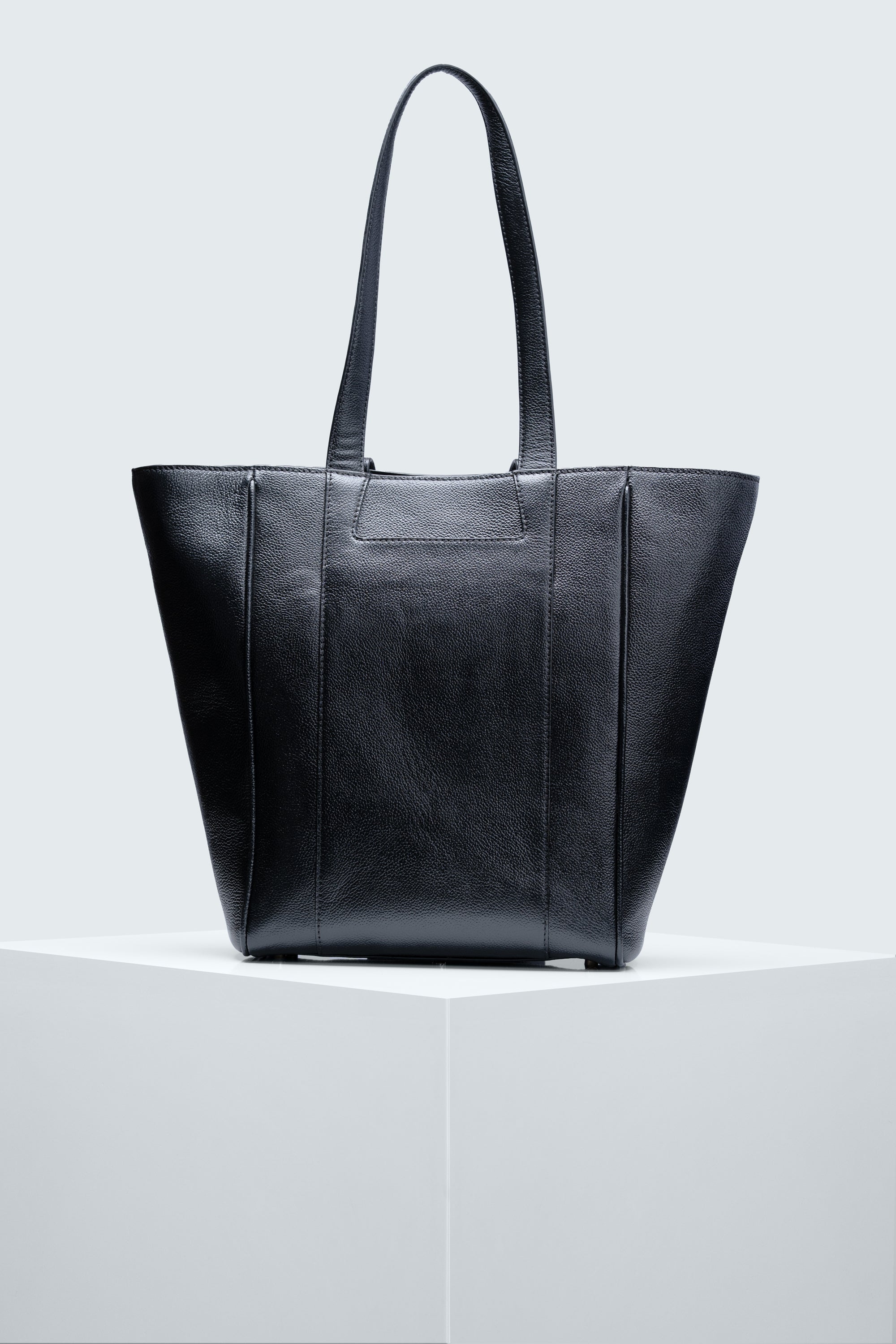 Edo: The Shape of Stillness