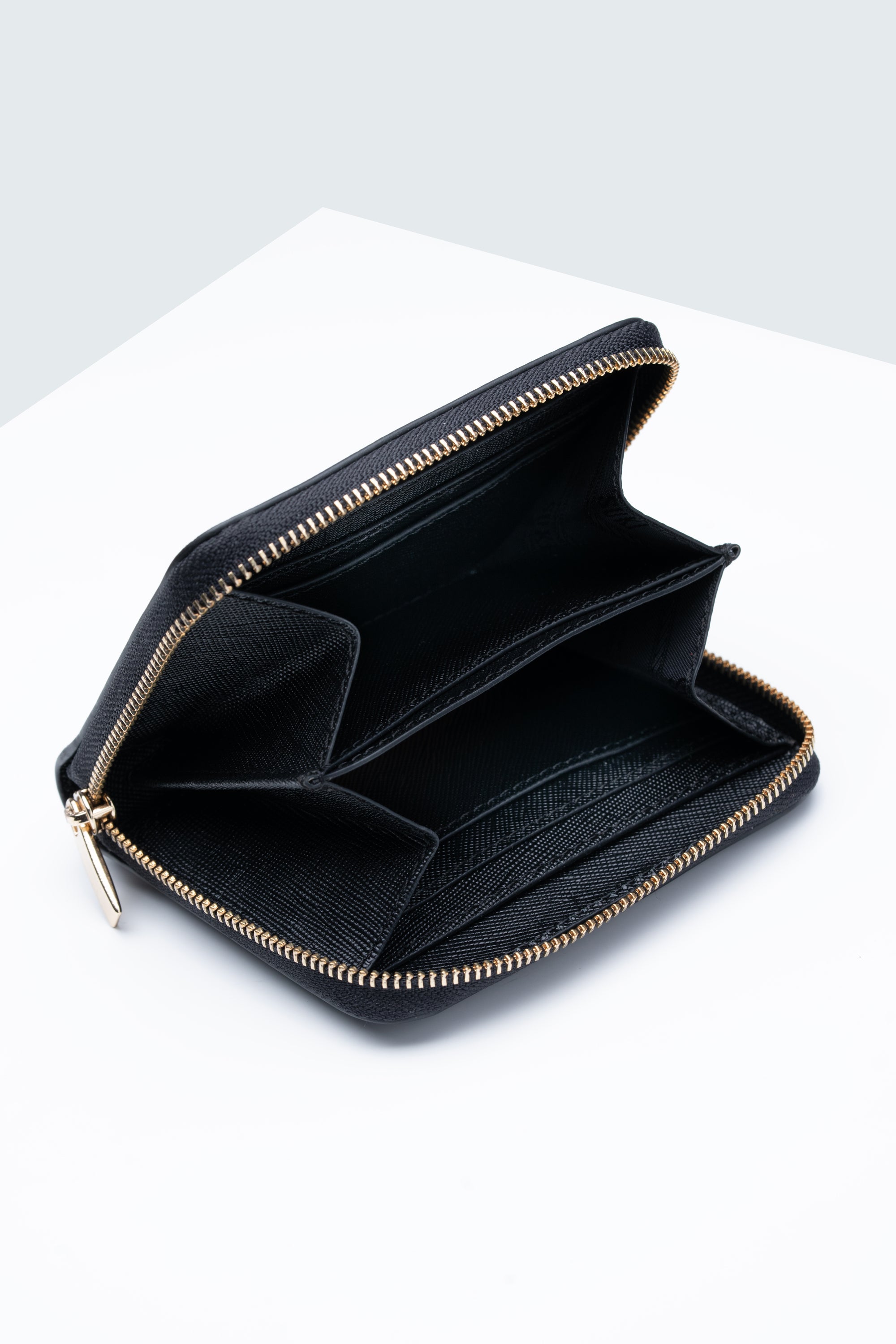 Aiko Nano Zip Around Card Case