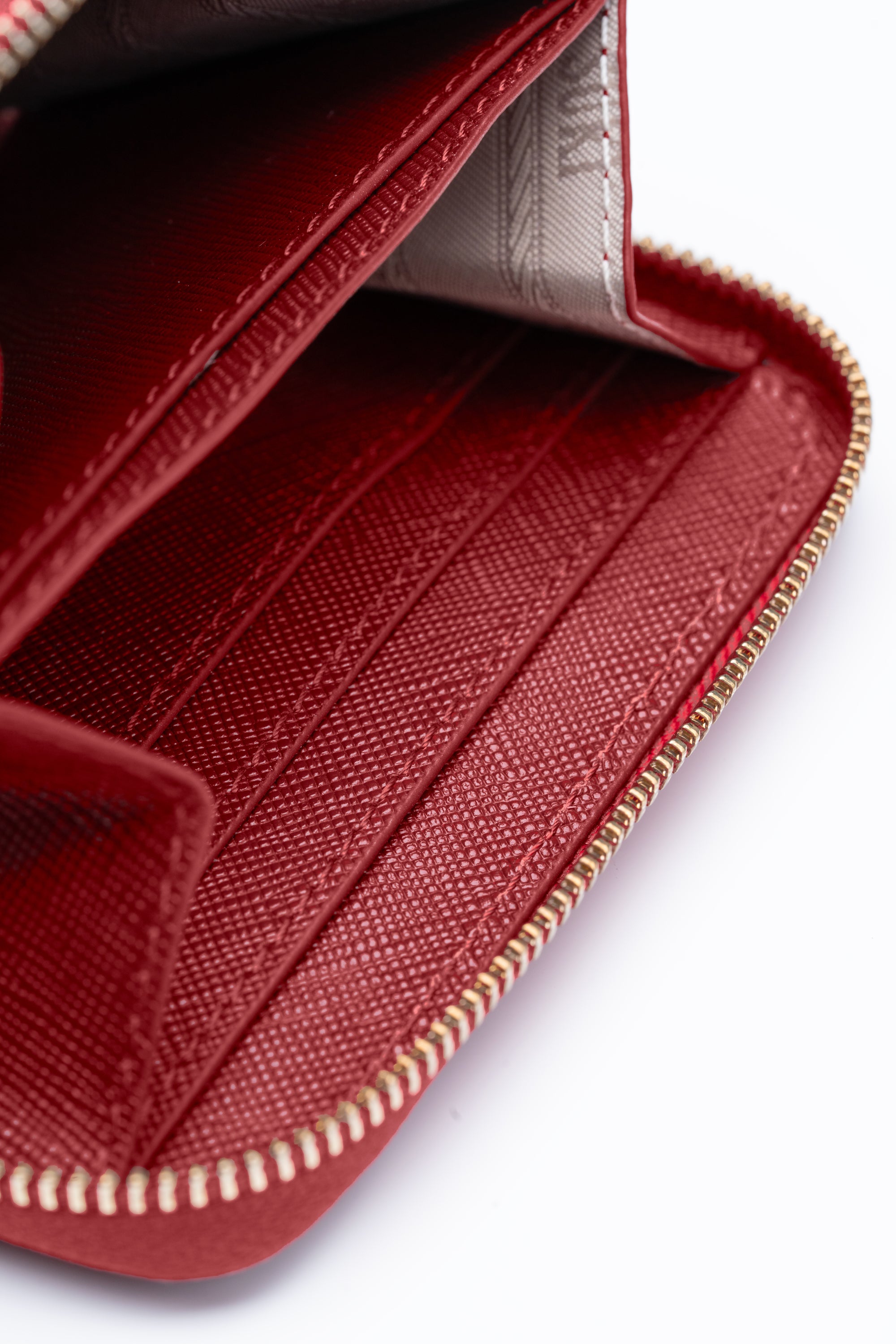 Aiko Nano Zip Around Card Case