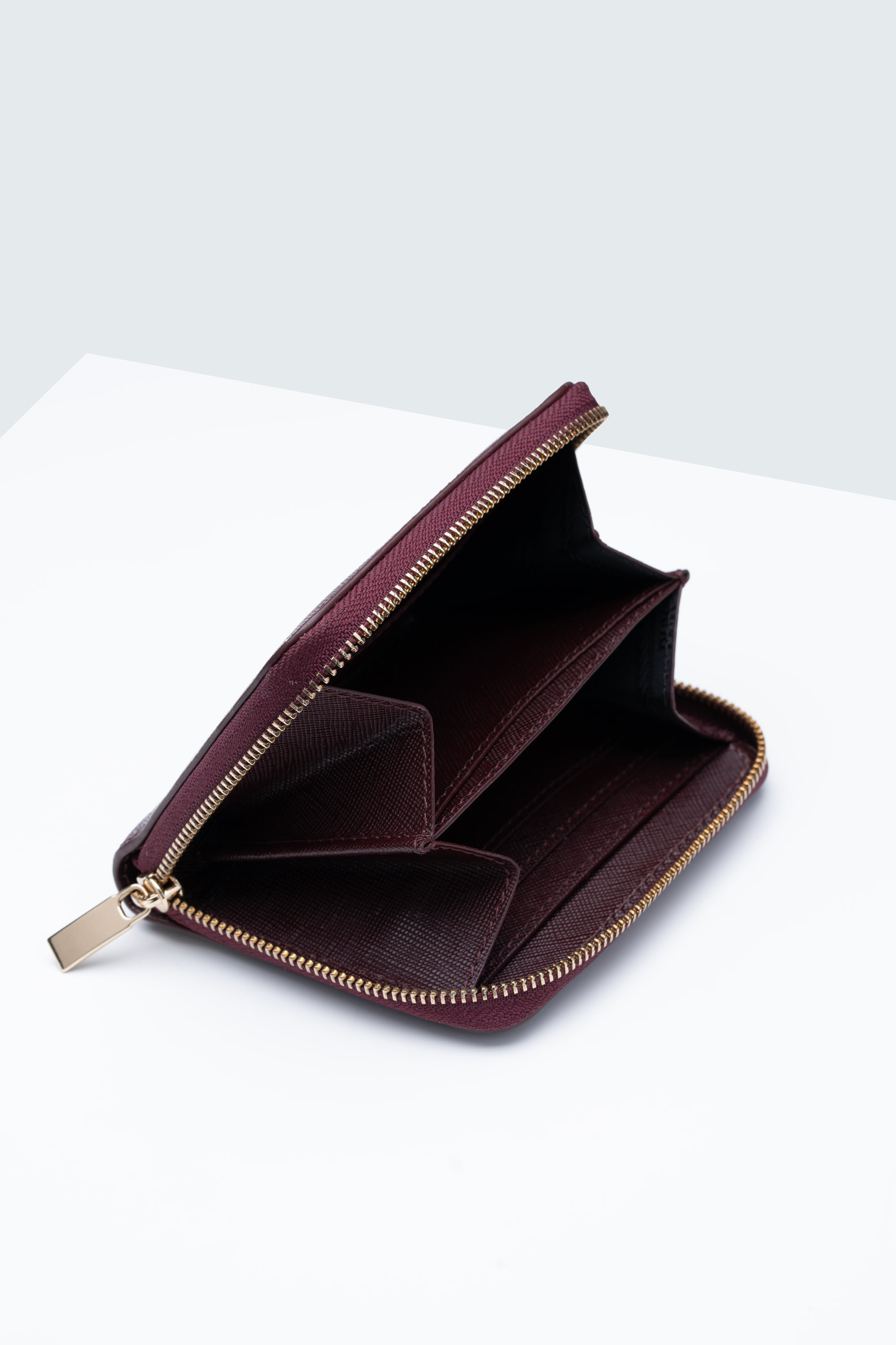 Aiko Nano Zip Around Card Case