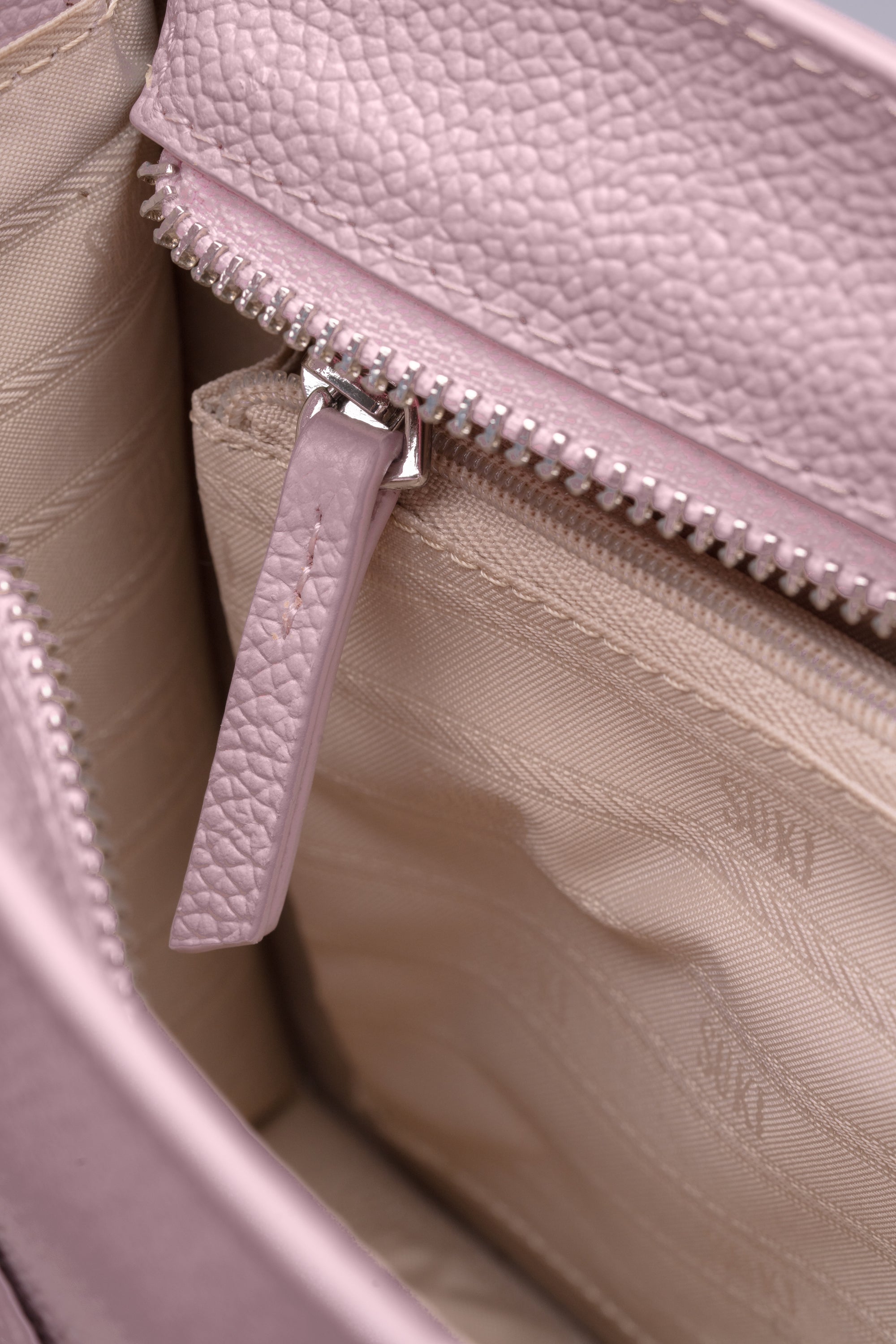 Okinoki Bow Bag: The Shape of Stillness