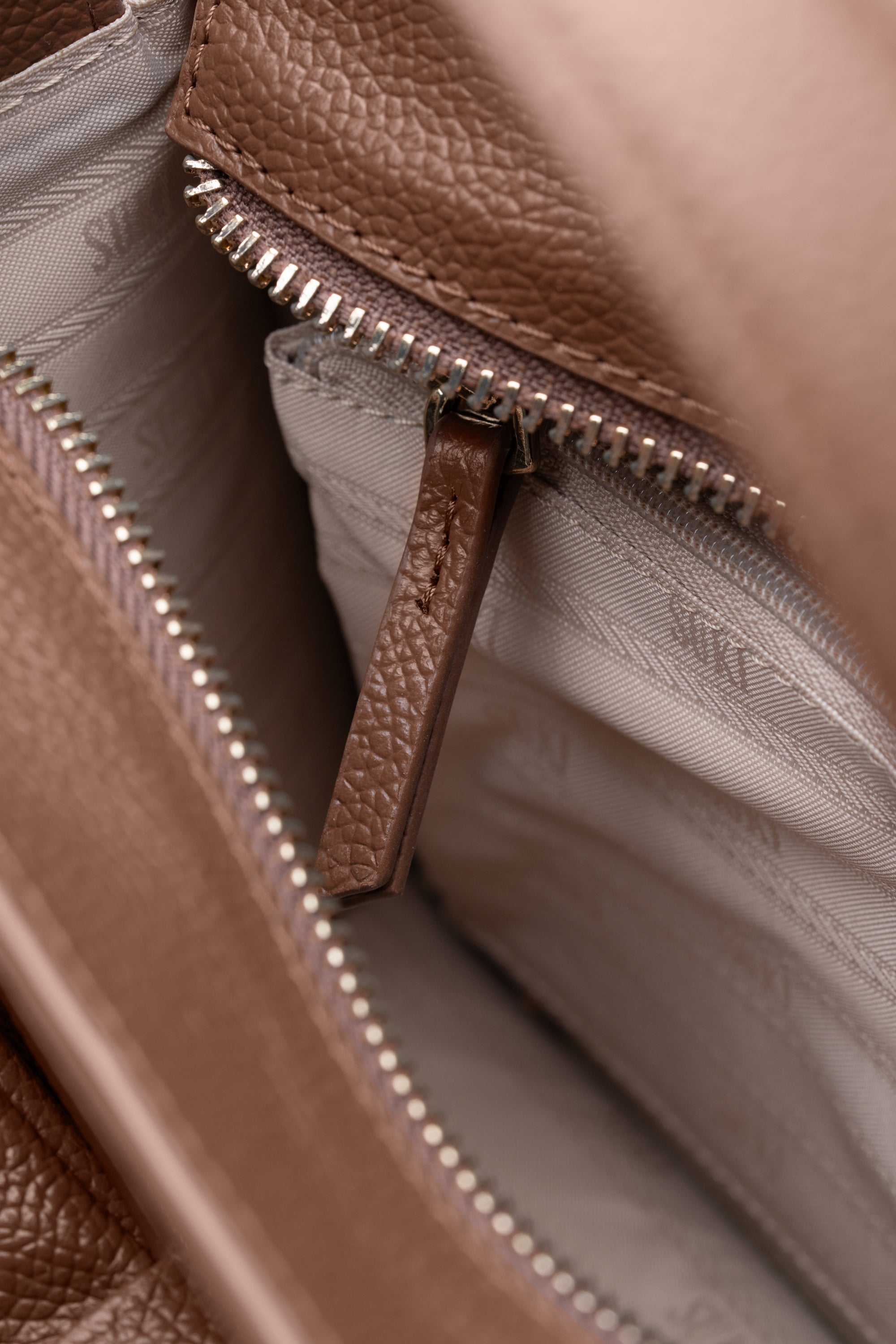 Okinoki Bow Bag: The Shape of Stillness