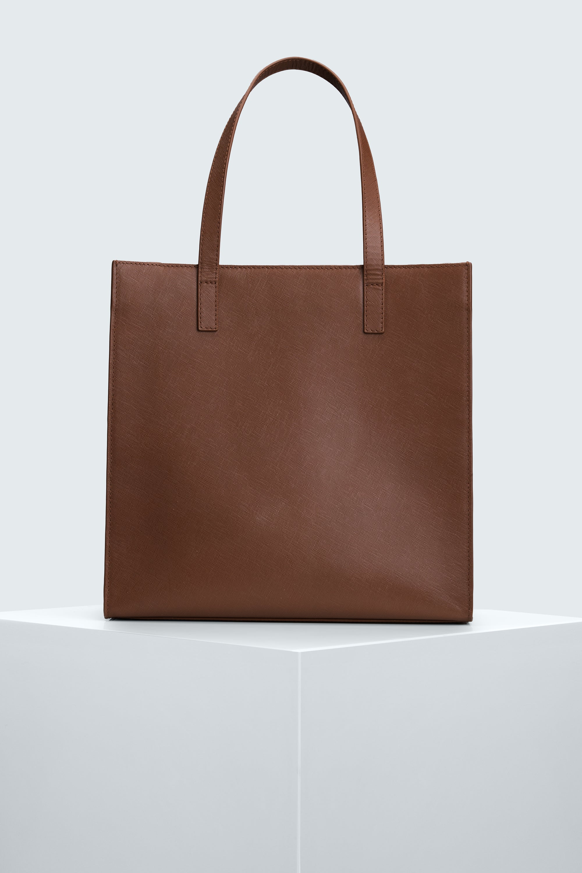 Tomoko: The Everyday Constant