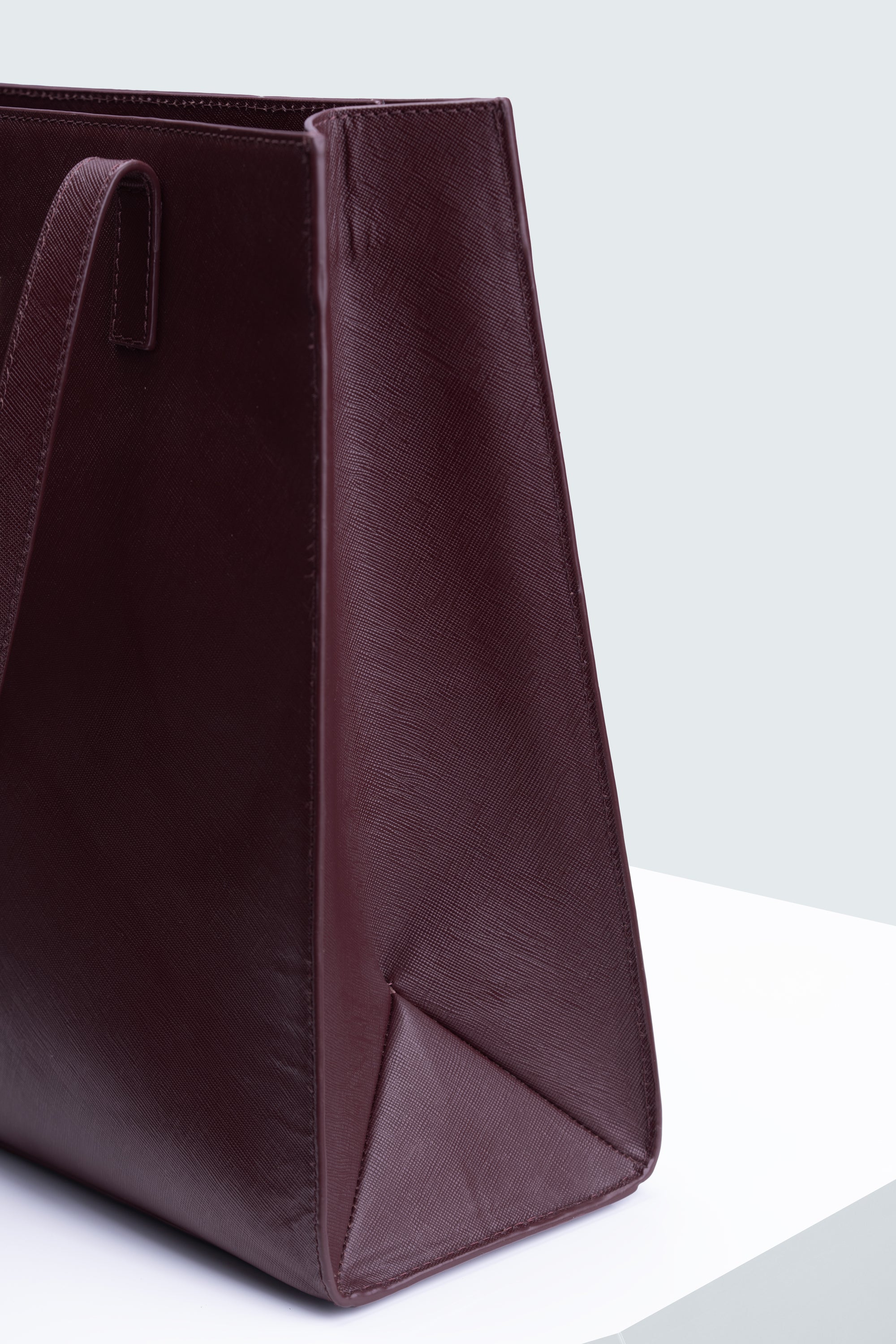 Tomoko: The Everyday Constant