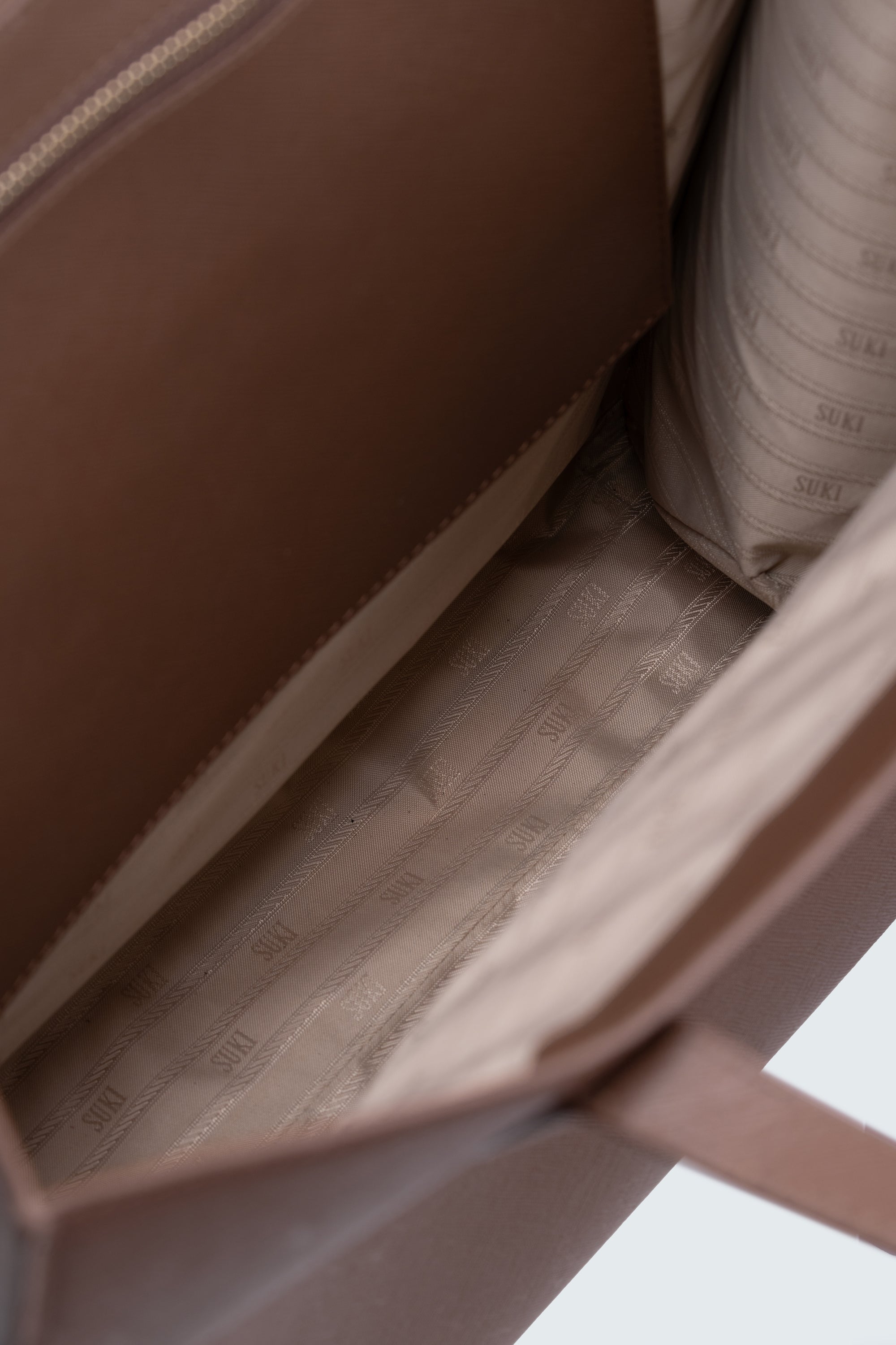 Tomoko: The Everyday Constant